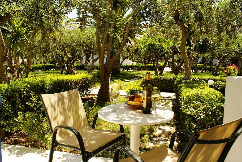 Villea Village Makrýgialos