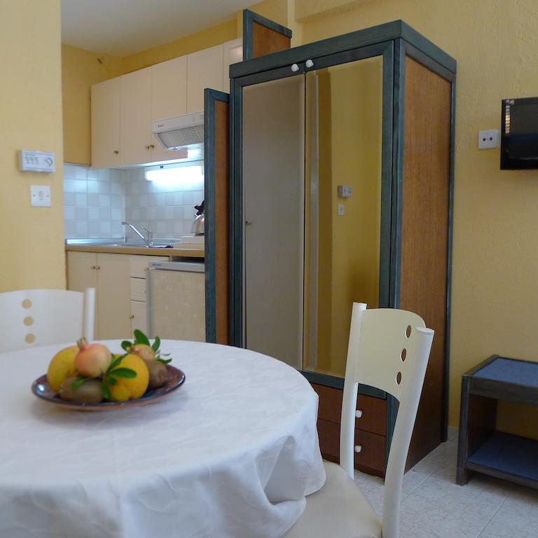Villea Village Makrýgialos