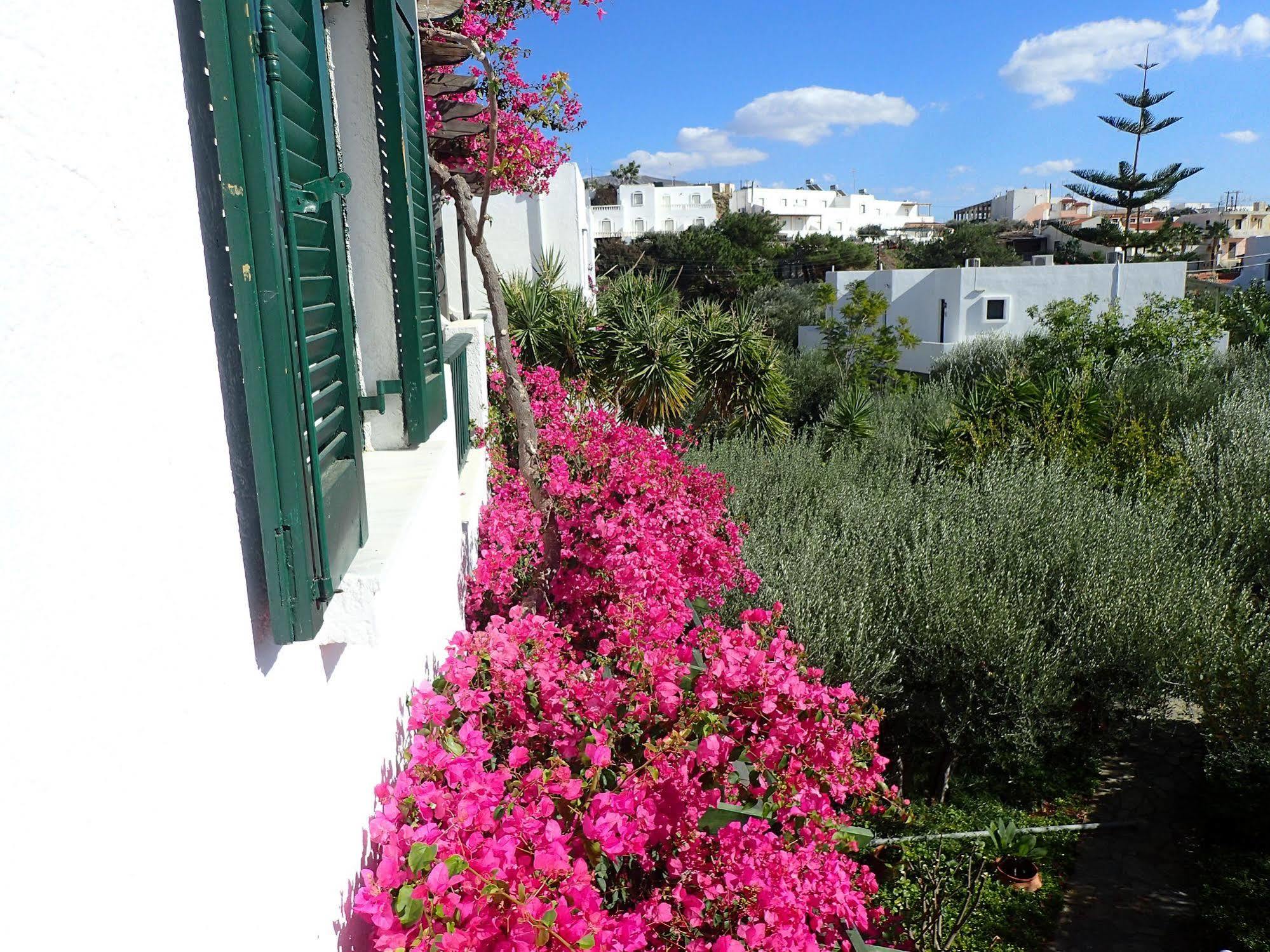 Villea Village Makrýgialos